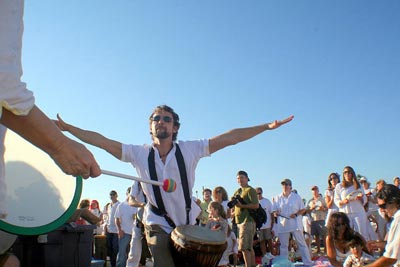 Alex Spurkel drum circle in Los Angeles and corporate team building drumming circles